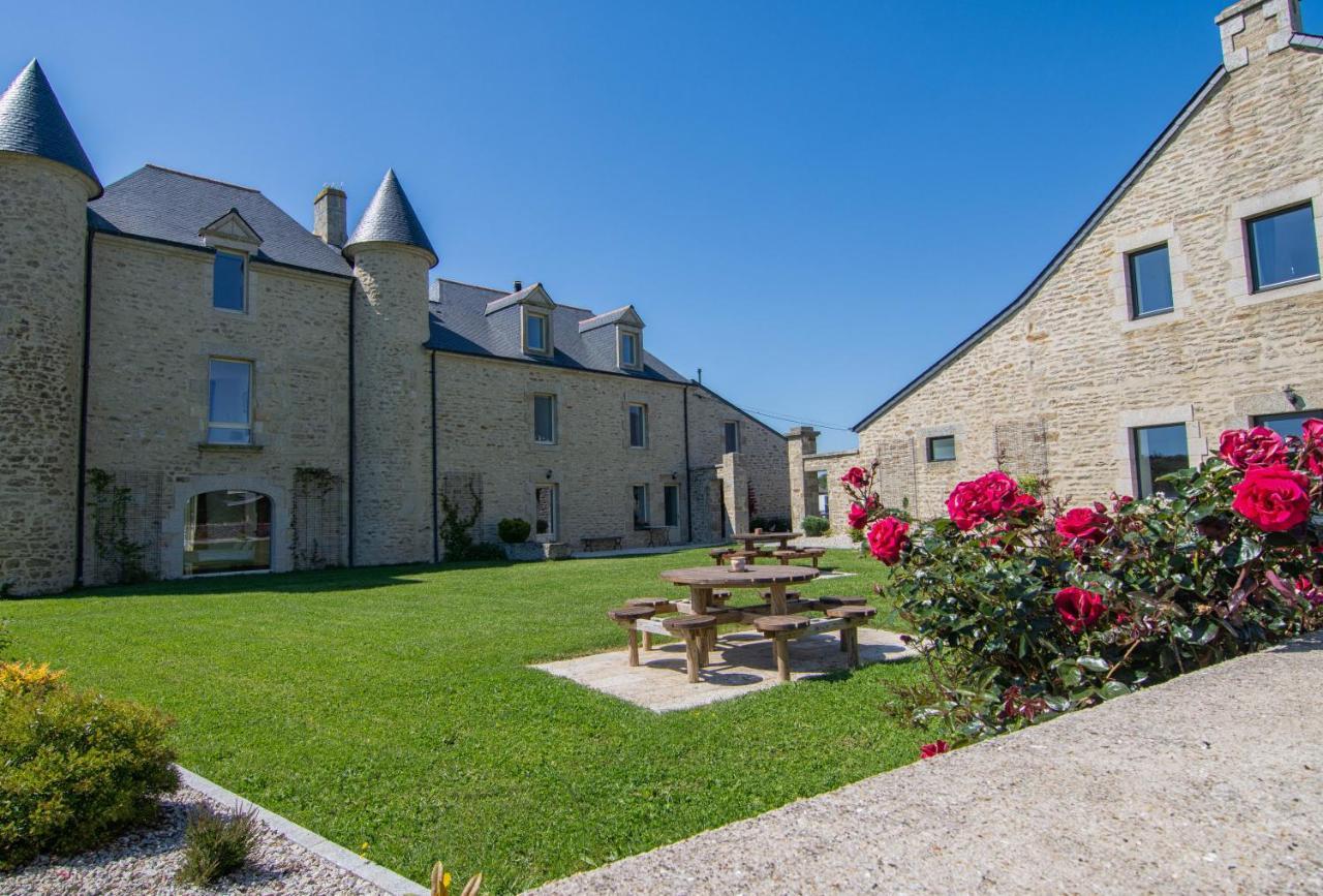 Bed and Breakfast Domaine De Kerbillec Theix Exterior foto