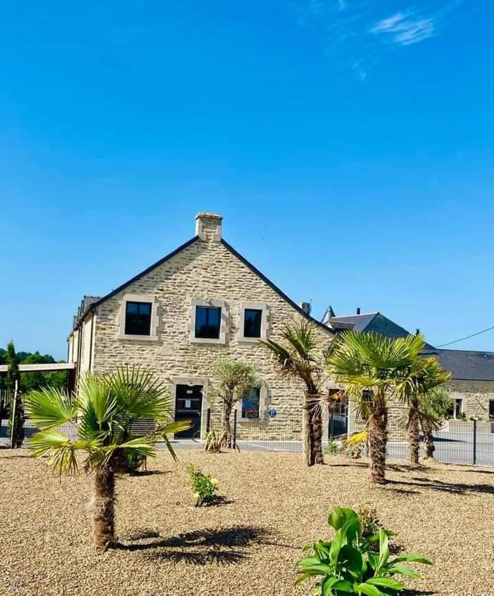 Bed and Breakfast Domaine De Kerbillec Theix Exterior foto